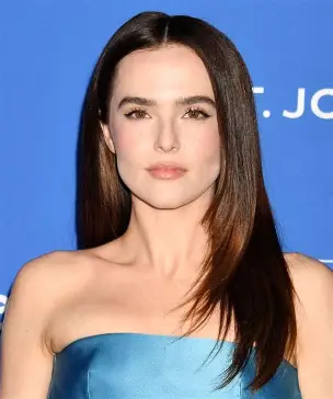 Zoey Deutch 